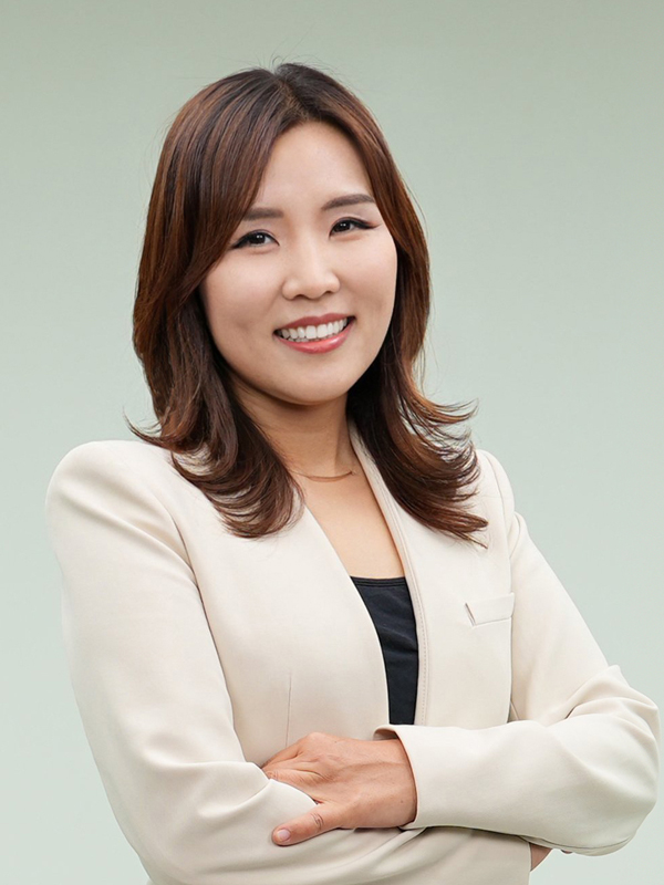 A photo of Julie Kim